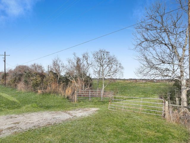 TR 4 Canal Road, Winnie, TX 77665