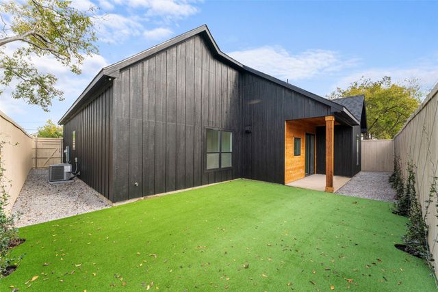 5308 Chippewa Drive, Dallas, TX 75212