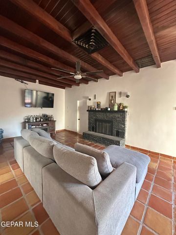 4527 Emory Road, El Paso, TX 79922