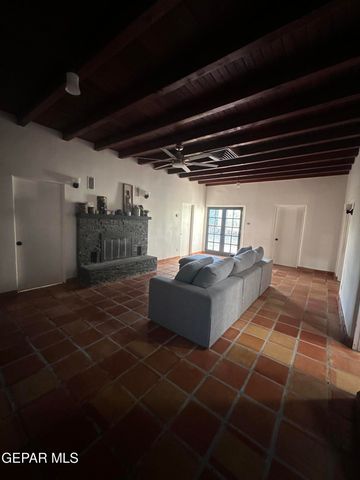 4527 Emory Road, El Paso, TX 79922