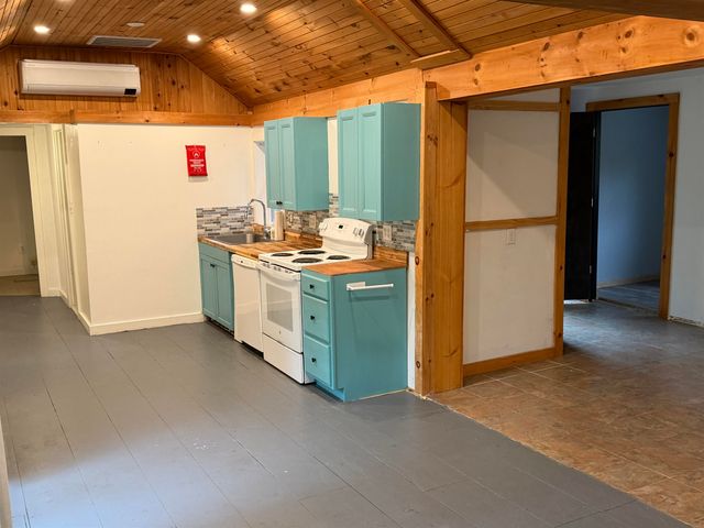 322 Kings Highway, New Durham, NH 03855