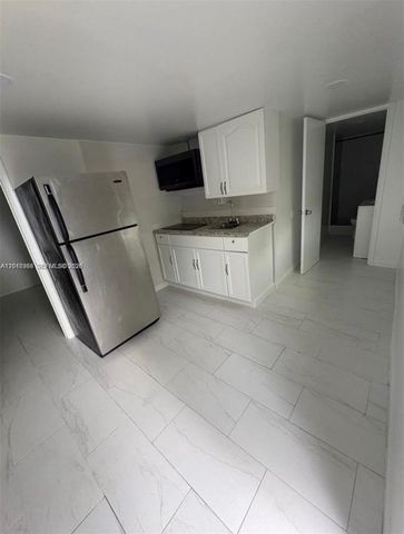 6104 SW 33rd St, Miramar, FL 33023