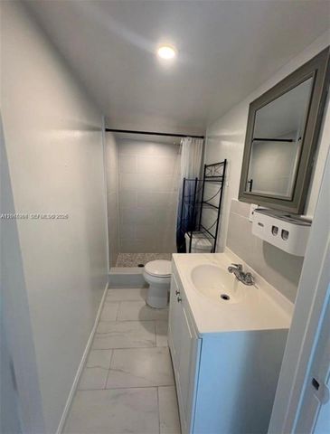 6104 SW 33rd St, Miramar, FL 33023