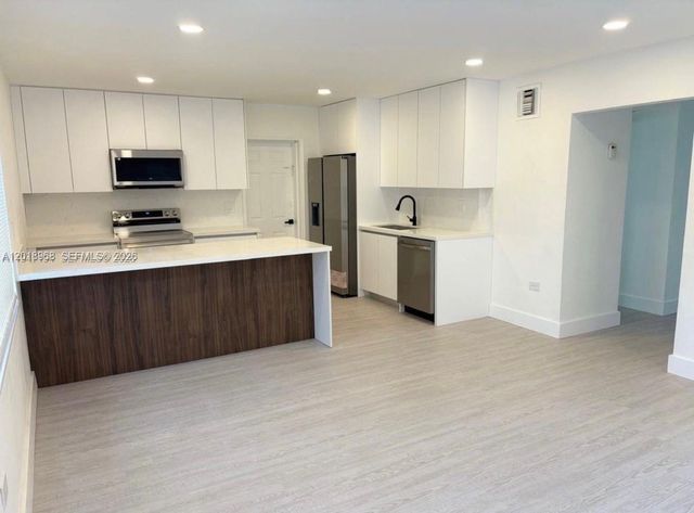 6104 SW 33rd St, Miramar, FL 33023