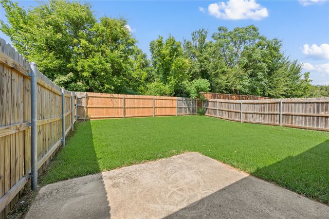 1415 Ravenwood Drive, Mansfield, TX 76063
