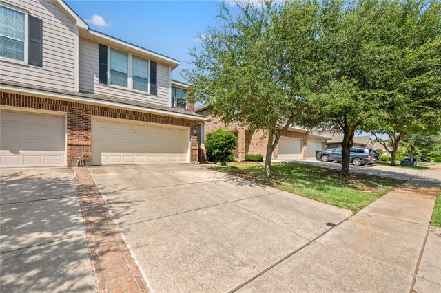 1415 Ravenwood Drive, Mansfield, TX 76063