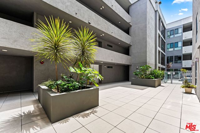 12115 San Vicente Boulevard 111, Los Angeles, CA 90049