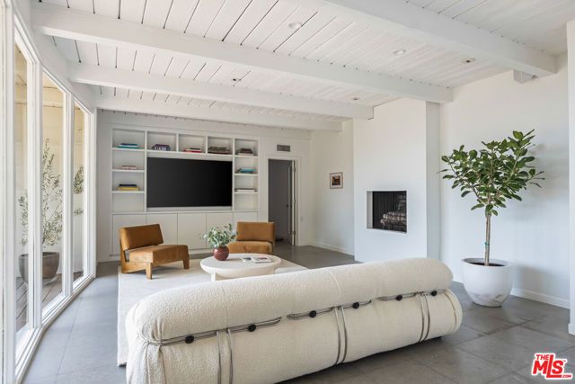 1568 Viewsite Drive, Los Angeles, CA 90069