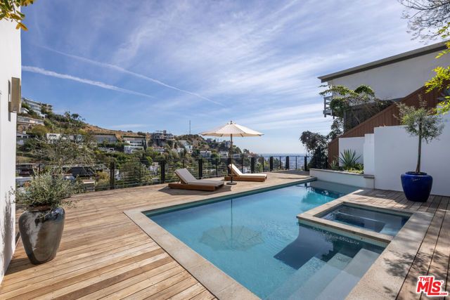 1568 Viewsite Drive, Los Angeles, CA 90069