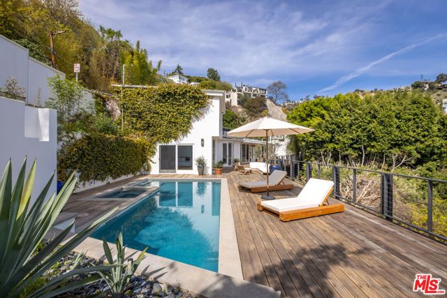 1568 Viewsite Drive, Los Angeles, CA 90069