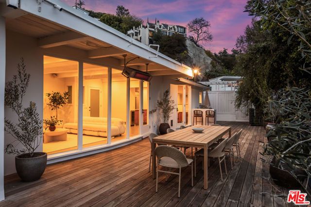 1568 Viewsite Drive, Los Angeles, CA 90069