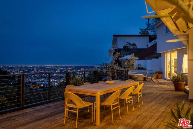 1568 Viewsite Drive, Los Angeles, CA 90069