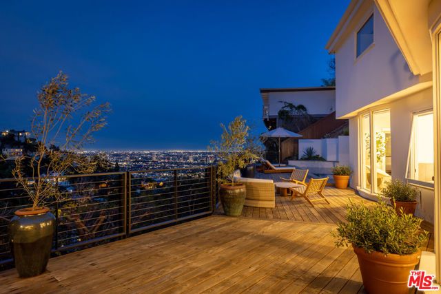 1568 Viewsite Drive, Los Angeles, CA 90069