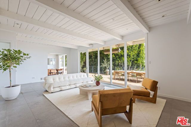 1568 Viewsite Drive, Los Angeles, CA 90069