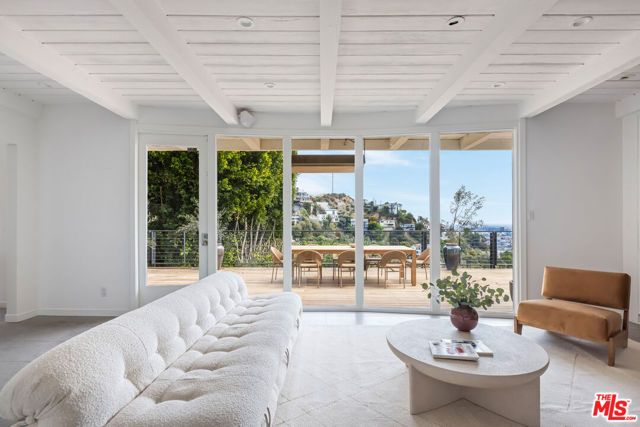 1568 Viewsite Drive, Los Angeles, CA 90069