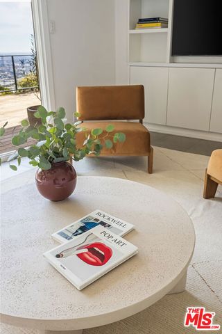 1568 Viewsite Drive, Los Angeles, CA 90069