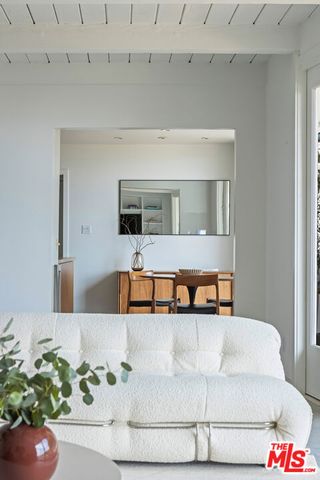1568 Viewsite Drive, Los Angeles, CA 90069
