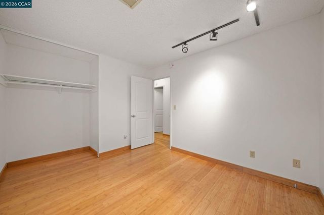 1833 1833 Helena Dr, Concord, CA 94521