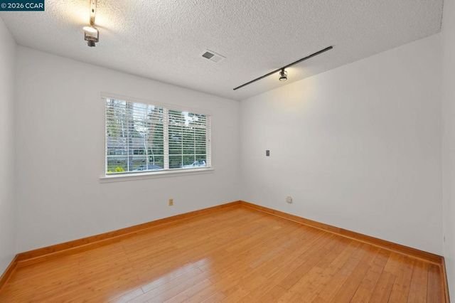 1833 1833 Helena Dr, Concord, CA 94521