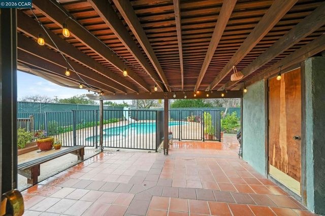 1833 1833 Helena Dr, Concord, CA 94521