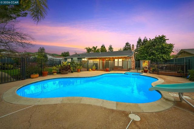 1833 1833 Helena Dr, Concord, CA 94521