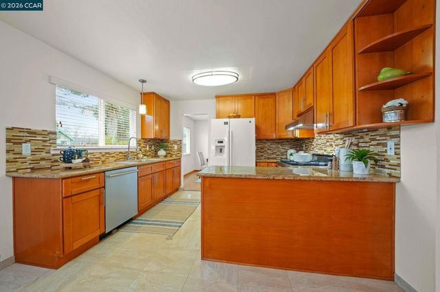 1833 1833 Helena Dr, Concord, CA 94521