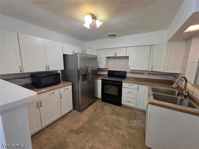 2103 Unity AVE, Fort Myers, FL 33901