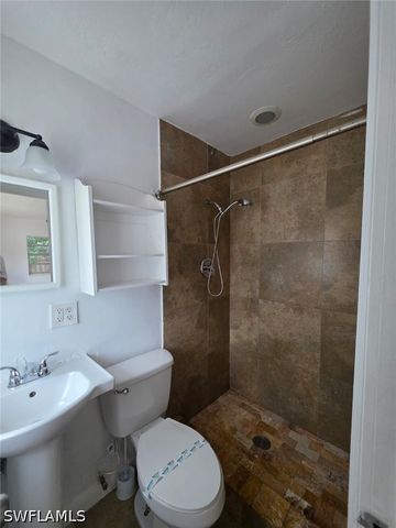 2103 Unity AVE, Fort Myers, FL 33901