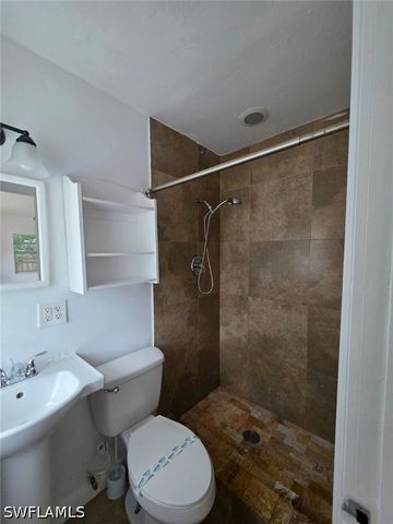 2103 Unity AVE, Fort Myers, FL 33901