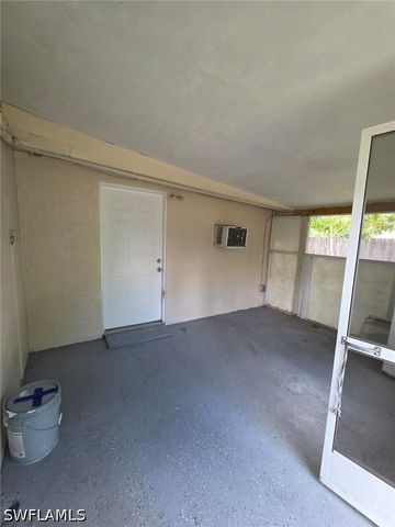 2103 Unity AVE, Fort Myers, FL 33901