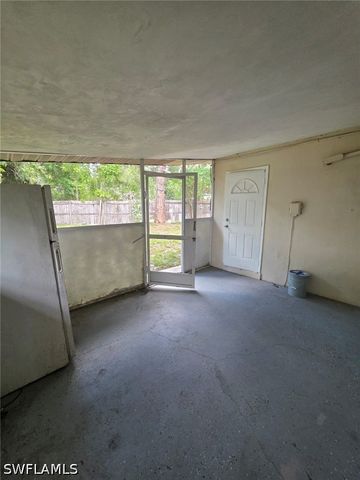 2103 Unity AVE, Fort Myers, FL 33901