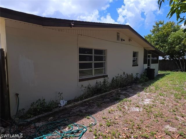 2103 Unity AVE, Fort Myers, FL 33901