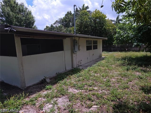 2103 Unity AVE, Fort Myers, FL 33901