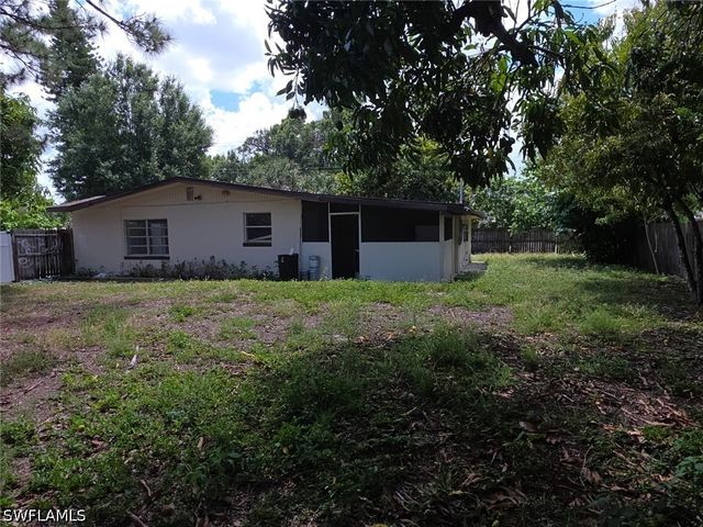 2103 Unity AVE, Fort Myers, FL 33901