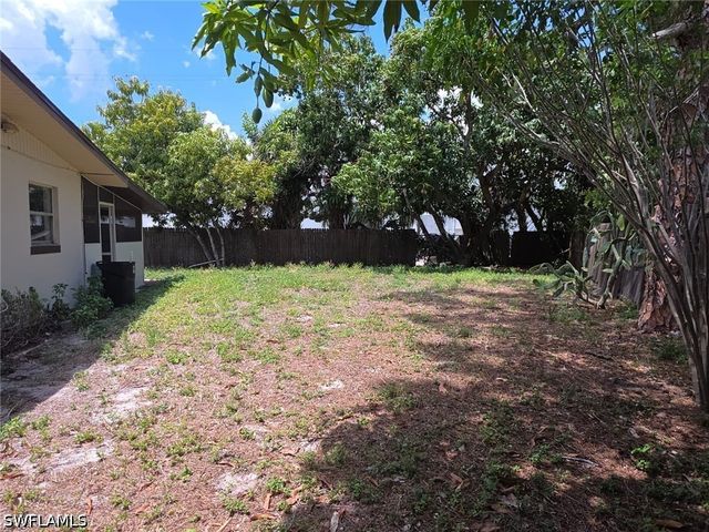 2103 Unity AVE, Fort Myers, FL 33901