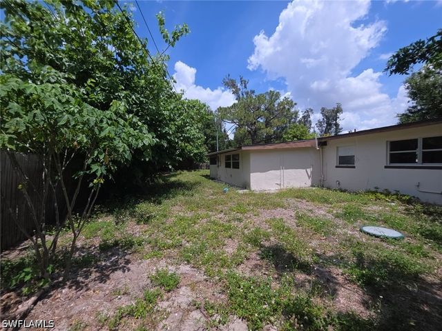 2103 Unity AVE, Fort Myers, FL 33901
