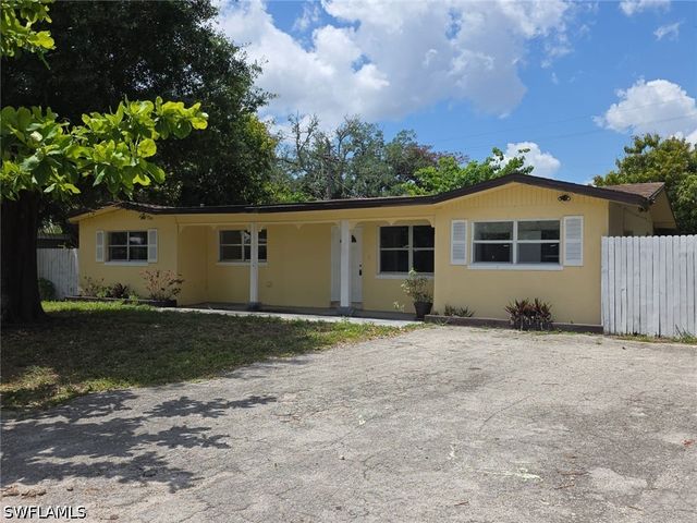 2103 Unity AVE, Fort Myers, FL 33901