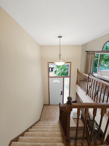 2552 Manitou Lane, White Bear Lake, MN 55110