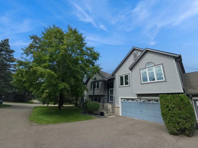 2552 Manitou Lane, White Bear Lake, MN 55110