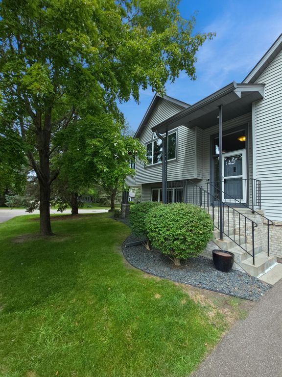 2552 Manitou Lane, White Bear Lake, MN 55110 — photo 2