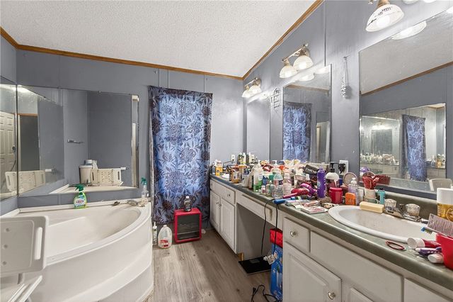 13712 Kistler Road, Rogers, AR 72756