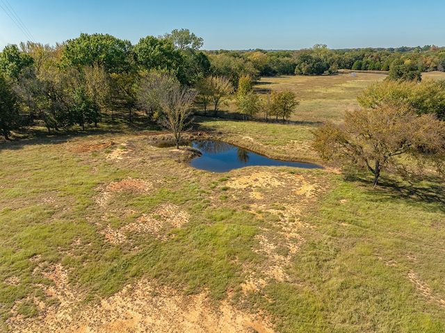 1696 County road 222, Gainesville, TX 76240