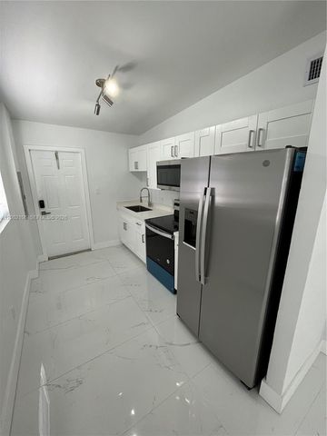 2726 NW 4th Ct, Pompano Beach, FL 33069