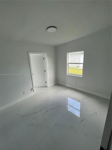 2726 NW 4th Ct, Pompano Beach, FL 33069