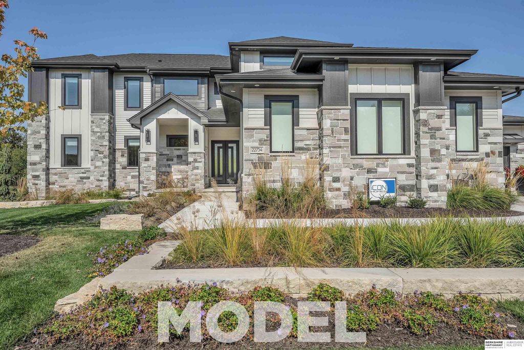 22754 Sanctuary Ridge Drive, Elkhorn, NE 68022