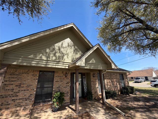 1012 Lincoln Drive, Sulphur Springs, TX 75482
