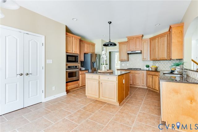 8912 First Branch Ln, Chesterfield, VA 23838