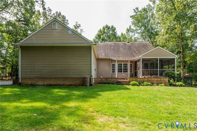 8912 First Branch Ln, Chesterfield, VA 23838