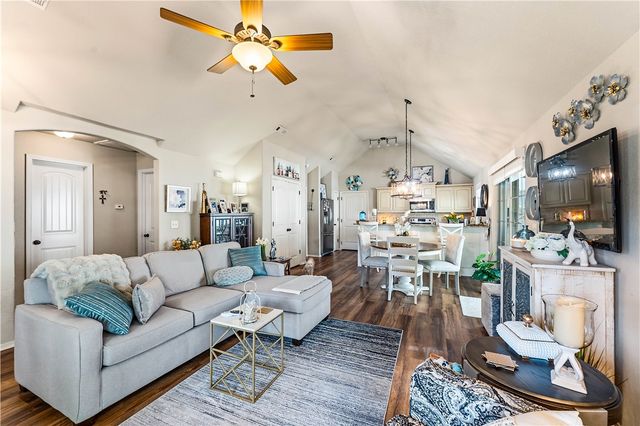 3905 SW Ridgepointe Avenue, Bentonville, AR 72712