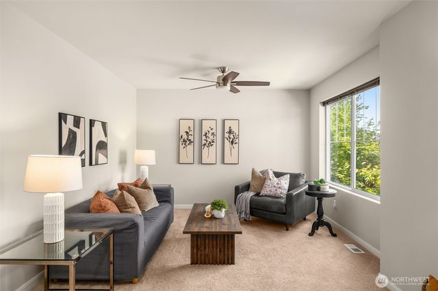 932 Clearwater Court, Mount Vernon, WA 98273